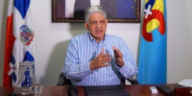 Candidato a senador, Eduardo Estrella.