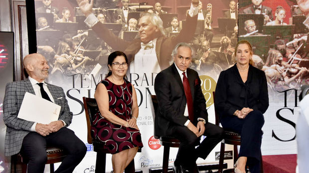 Eduardo Villanueva, Sarah Esteva de Veitia, José Antonio Molina y Marisol Rodríguez Copello.