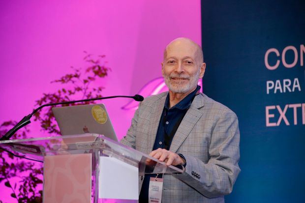 Eduardo Villanueva obtiene el Premio Nacional de las Artes Escénicas 2024.