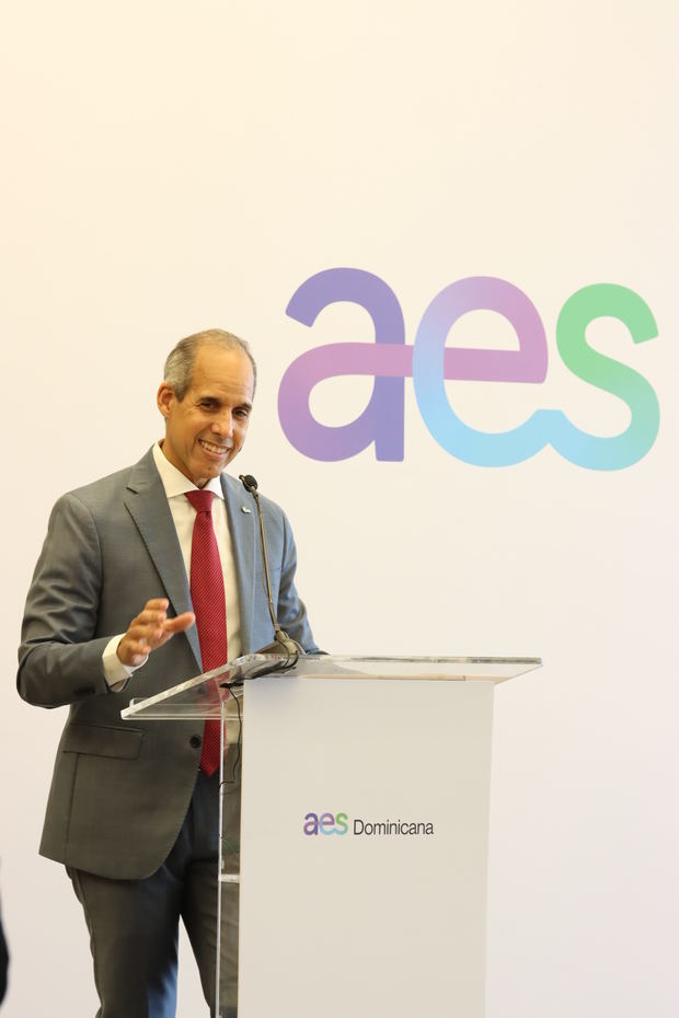 Edwin De los Santos, presidente AES Dominicana