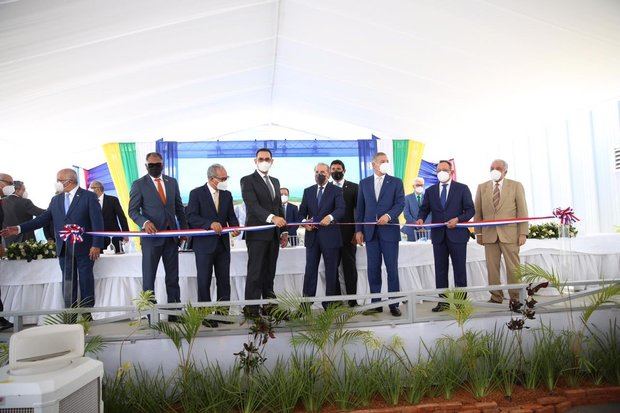 El Presidente de la República Dominicana inauguró este miércoles la Central Termoeléctrica Punta Catalina (CTPC), en la provincia Peravia (sur).