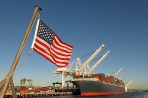 EE.UU: Baja déficit comercial en abril
