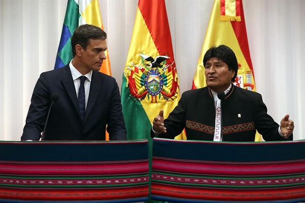 Pedro Sánchez y Evo Morales