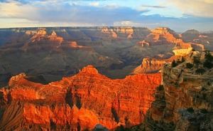 El Gran Cañón, donde tan bello es ver sus gargantas como el cielo estrellado
 