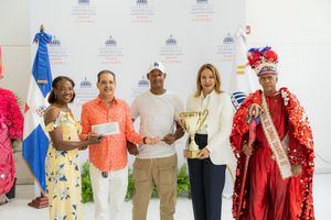 Ministerio de Cultura entrega premios a ganadores del Desfile Nacional de Carnaval 2023