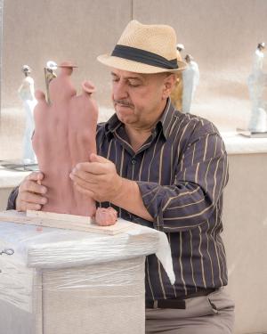 Guilloume, maestro colombiano, expondrá pinturas y esculturas en RD