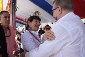 El ministro de Cultura, Eduardo Selman recibe a la embajadora de Estados Unidos, señora Robin S. Bernstein y su esposo Richard Bernstein,