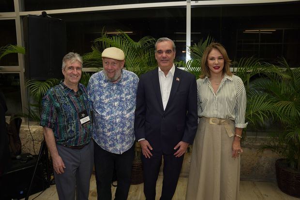 Cultura reconoce la trayectoria de Freddy Ginebra en el 50 aniversario de Casa de Teatro.
