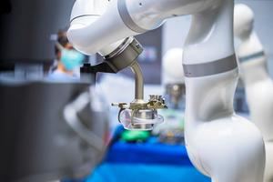 Cleveland Clinic primera en utilizar robot quirúrgico para realizar cirugía bariátrica