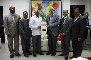 Cuatro senadores y el asesor cultural del Senado de la República visitaron AGN