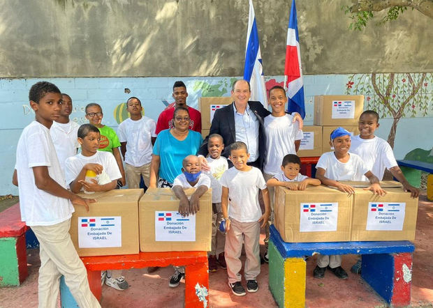 Embajada de Israel dona 300 cajas de alimentos en Santo Domingo y San Juan.