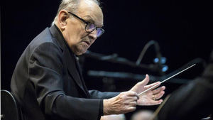 Ennio Morricone emociona con su música en su despedida de los escenarios