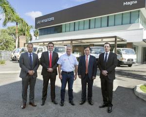 Magna y Presidente de Hyundai Motor entregan camiones al Ministerio de Obras Públicas