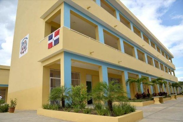 La pandemia obligó a 20,000 estudiantes dominicanos desertar de las escuelas