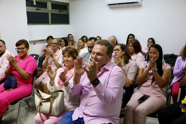 Especialistas junto al público.