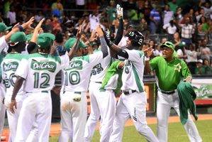 Estrellas vencen Toros y siguen firmes en el liderato del b&#233;isbol dominicano