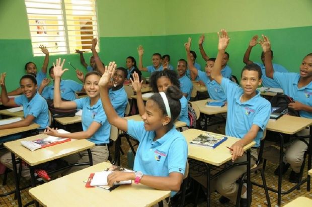 Piden a la sociedad sumarse al compromiso de mejorar la educación primaria.