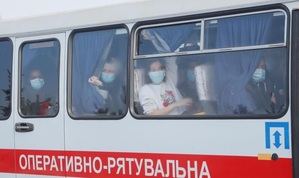 Abandonan el centro médico los dominicanos en cuarentena en Ucrania