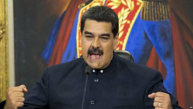 Maduro amenaza repetir elecciones en estados que ganó la oposición