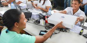 Ministerio de Educación entrega más 134,000 dispositivos tecnológicos en San Cristóbal