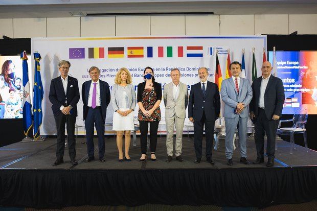 'Juntos Somos Más Fuertes', lanzado por la Delegación de la Unión Europea en la República Dominicana, sus Estados Miembros y Banco Europeo de Inversiones. 
