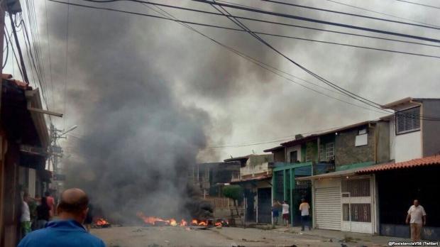 Casa de Hugo Chavez incendiada