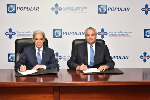 La renovación de ProExporta Popular fue suscrita por los señor Luis Concepción, presidente de AdoExpo y Luis E. Espínola, vicepresidente ejecutivo de Negocios Internacionales y Banca Privada del Banco Popular Dominicano.