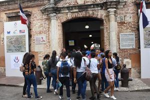 Visitantes de la Feria del Libro 2019.