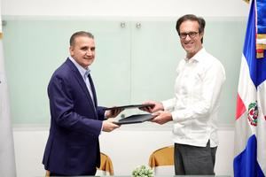 ADOCEM y BARNA firman acuerdo para impulsar desarrollo en el sector cemento
