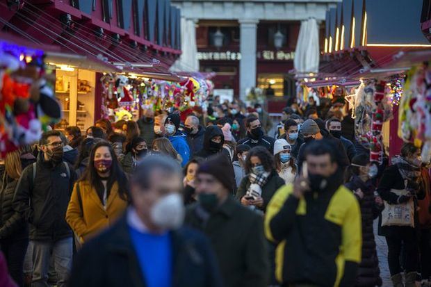 El mercadillo de Navidad de la plaza Mayor en Madrid.