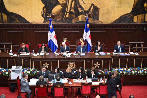 La Asamblea Nacional Revisora inicia la lectura de la nueva Constitución en República Dominicana