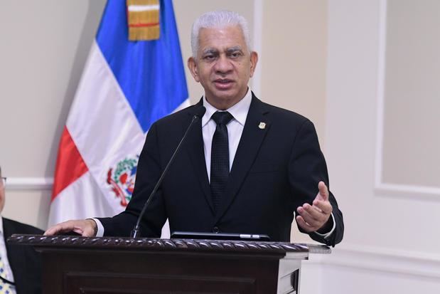 Ricardo de los Santos .