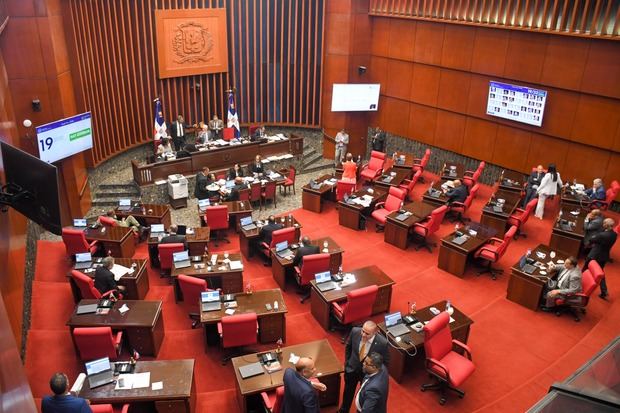 Senado declara de urgencia y aprueba Presupuesto Complementario.