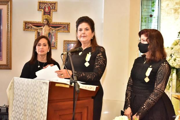 Lidia Acosta de Rodríguez, Sonia Villanueva de Brouwer y María del Pilar Rodríguez.