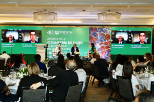 Panel integrado por Wendy Lopez, Mauro Barrantes y Angely Báez.