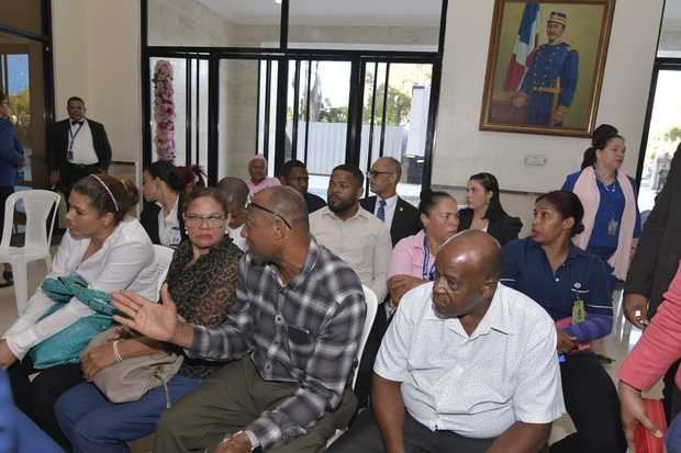 Parte de los beneficiados del operativo médico. 