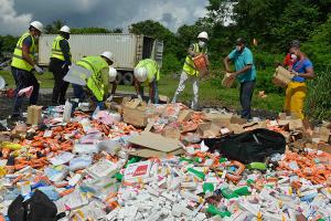 Aduanas incinera medicamentos no aptos para consumo