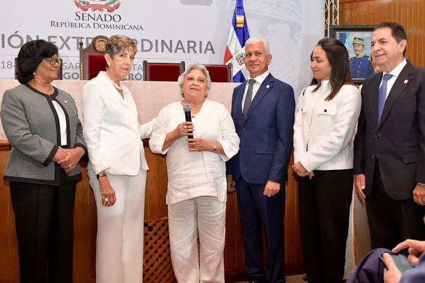 Senado reconoce a personalidades destacadas de Puerto Plata.