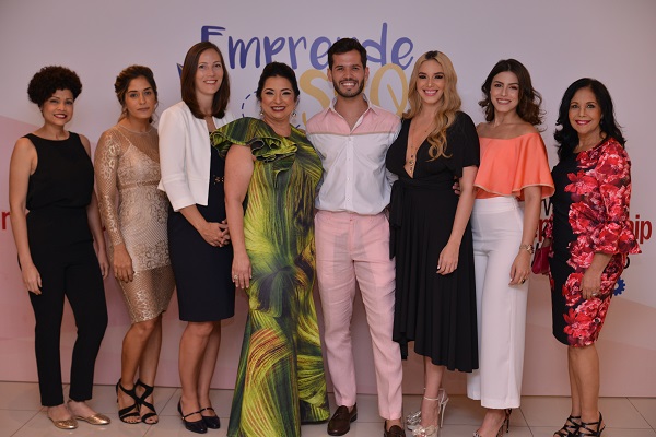 Elaine Féliz, Hiedy Paniagua, Shauna Hemingway, Lissette Selman, Miguel Alejandro Rodríguez, Hony Estrella, María Del Mar Bonelly y Adalgisa Pantaleón.