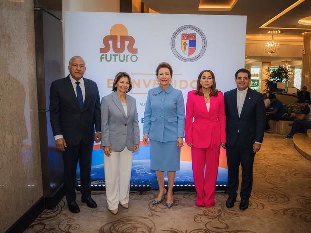 Andrés Bautista, Laura Chinchilla, Melba Segura de Grullón, Alba Nellys Familia