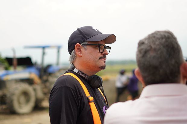 Frank Perzo en el rol de director de Perdiendo el Juicio.