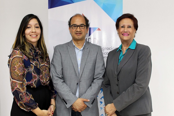 Farah Paredes, Joseé Koechlin y Florinda Rojas