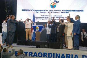 Convención PRD reforma estatutos y reelige presidente a Vargas Maldonado 