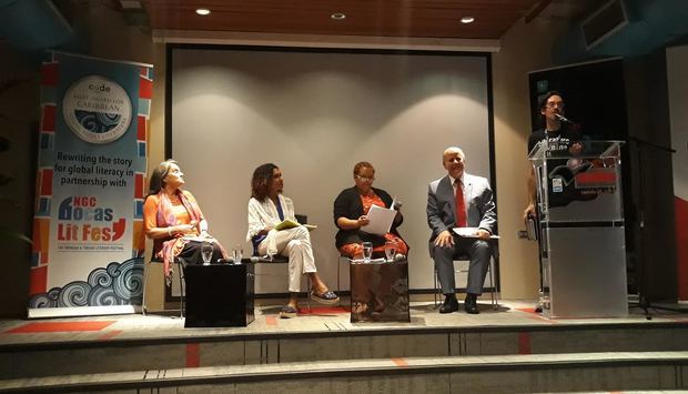 Participantes del  Festival de Literatura que se celebró en la Biblioteca Nacional  en Puerto España.  