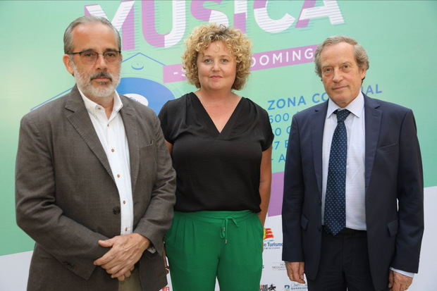 Santiago Collado (Presidente Alianza Francesa) Christine Torelli (Directora Alianza Francesa),
Didier Lopinot, Embajador de Francia.