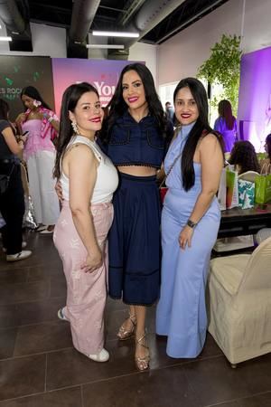 Flor Bisonó, Catherine Roa y Jana Quezada.