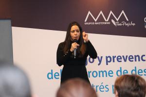 Realizan conferencia “Manejo y prevención del síndrome de desgaste por estrés profesional”