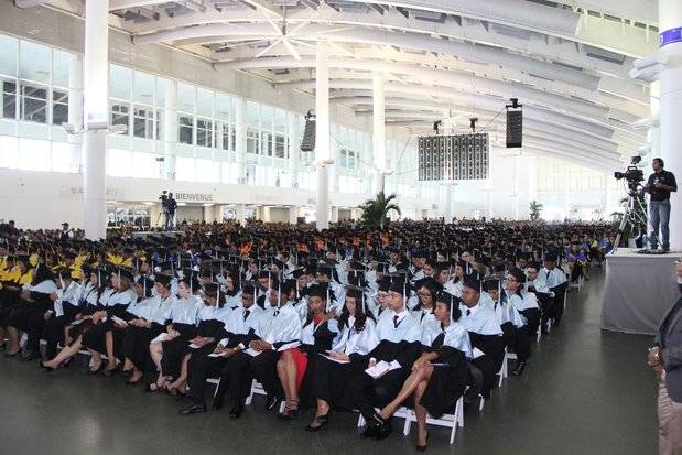 Vista parcial de los graduados. 