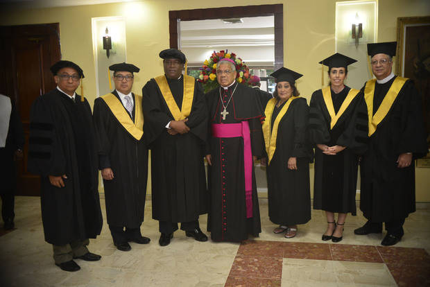 Monseñor Doctor Jesús Castro Marte, Monseñor Francisco Ozoria Acosta, Elena Postigo Solana y Ramón García Tatis
