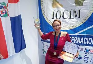 Otorgan dos premios internacionales a psiquiatra dominicana